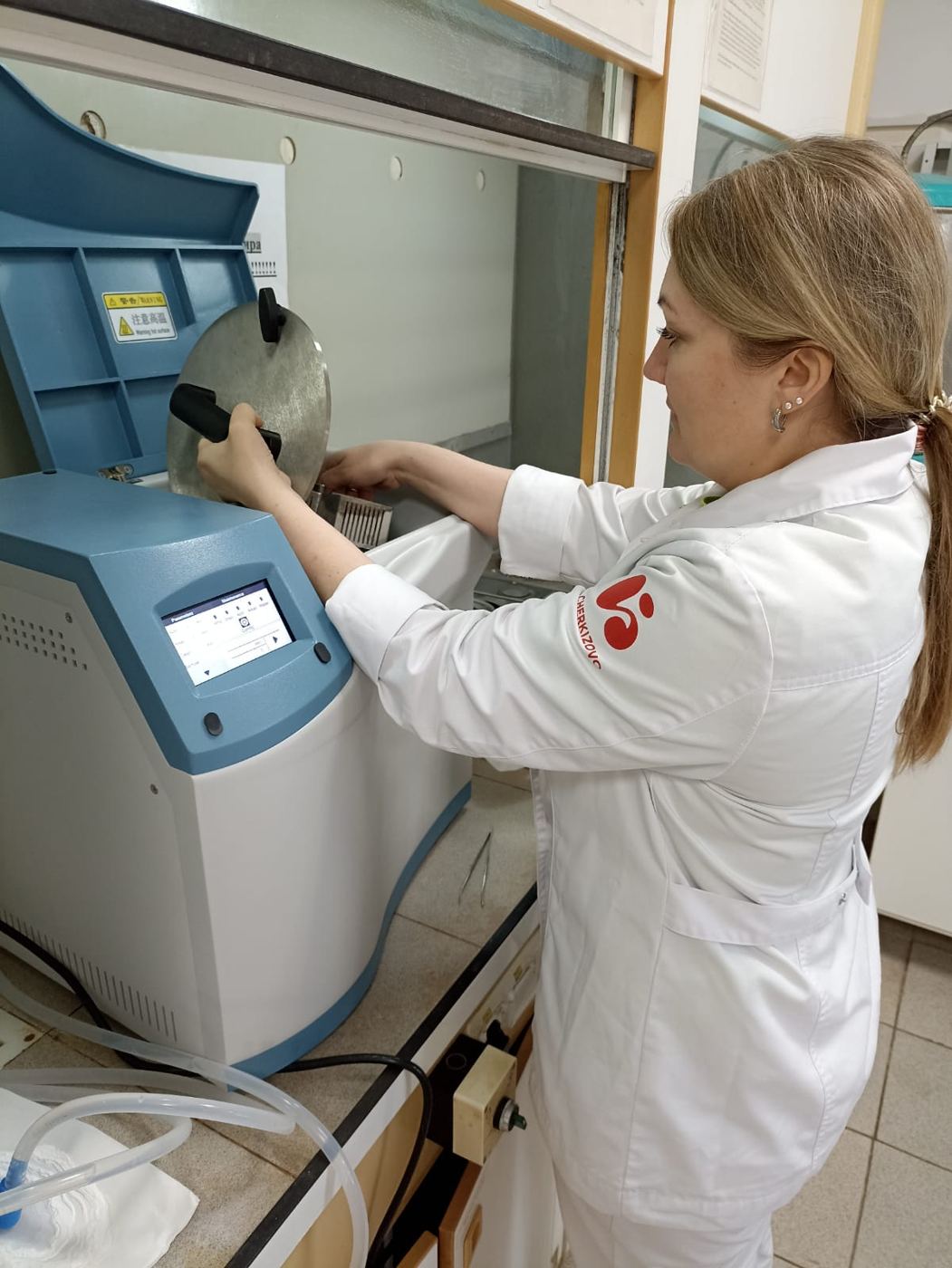 Sonnen instrument installation and operator training at a customer laboratory